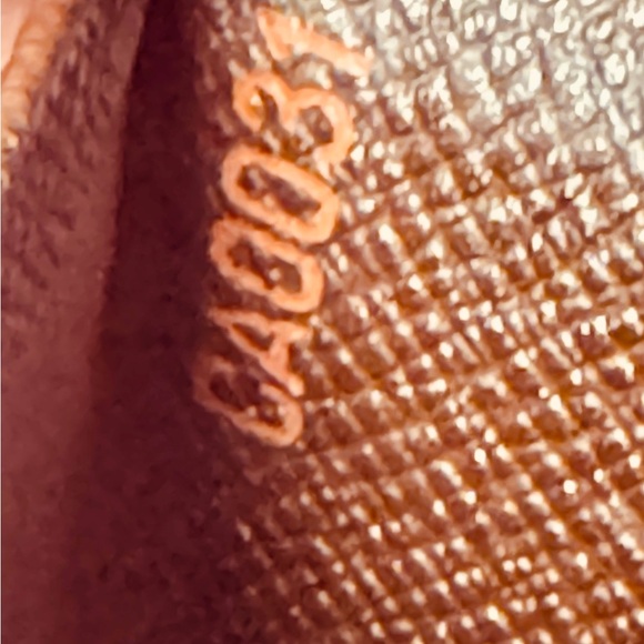 Louis Vuitton Damier Bifold zippy wallet - Picture 7 of 13